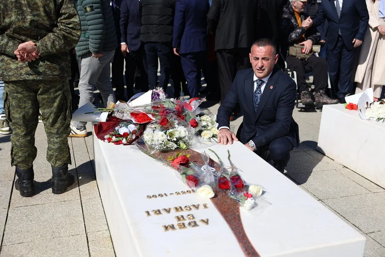 Lahi Brahimaj: gloria eterna alla famiglia di Jashar, e a tutti i martiri della nazione,