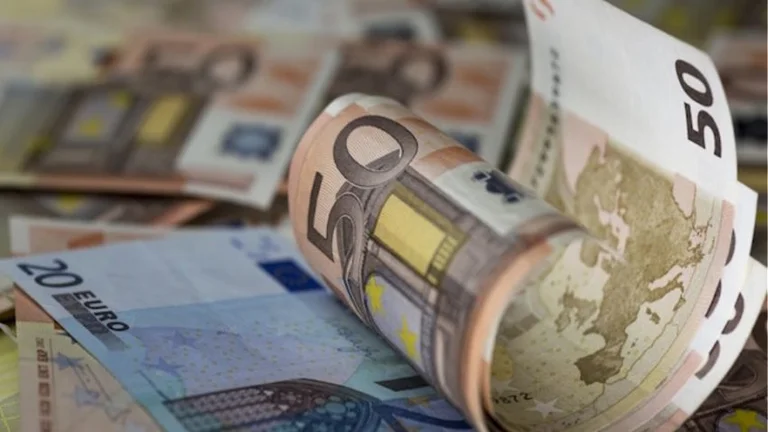 Oltre 20 mila euro contraffatti sono in consegna al Transit Post Centre