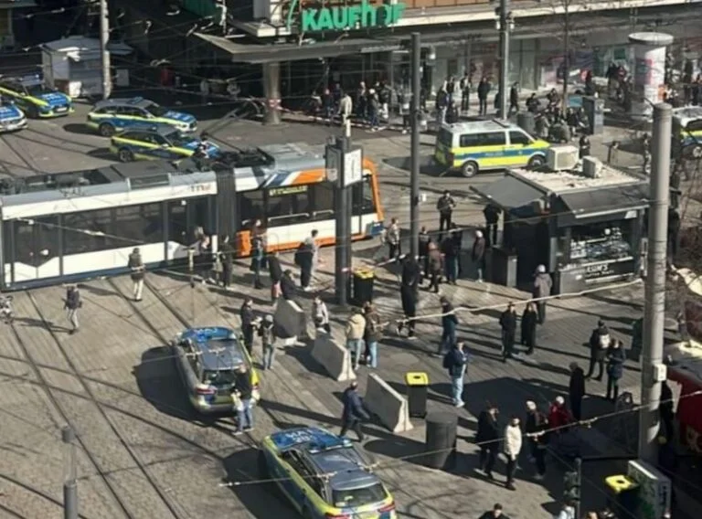 Schwere Sicht von Manheim, wo Auto Fußgänger trifft
