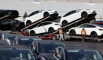 Is Musk's sales policy costing Tesla?