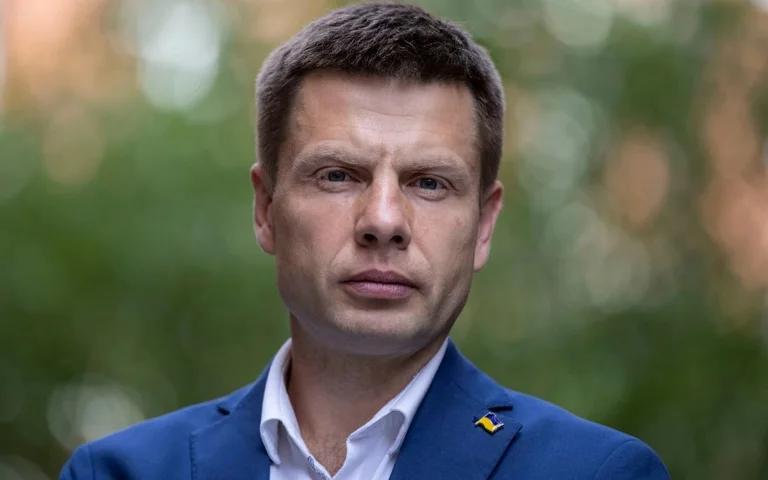 Ukrainischer MP: Zelensky sollte Trump entschuldigen