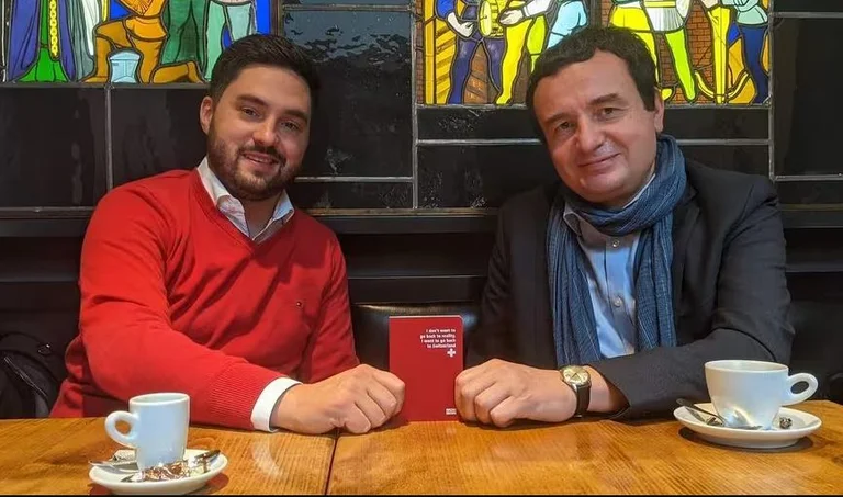 Un ami politique suisse avec Kurt insulte sérieusement le président américain :
