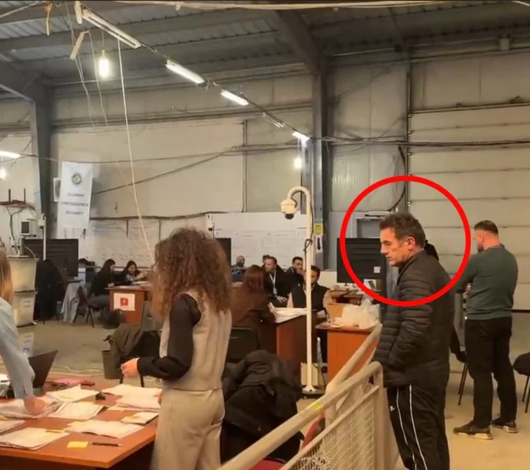 Secretario VV viola las reglas de observación CEC, interviene en el trabajo de numeradores QNR