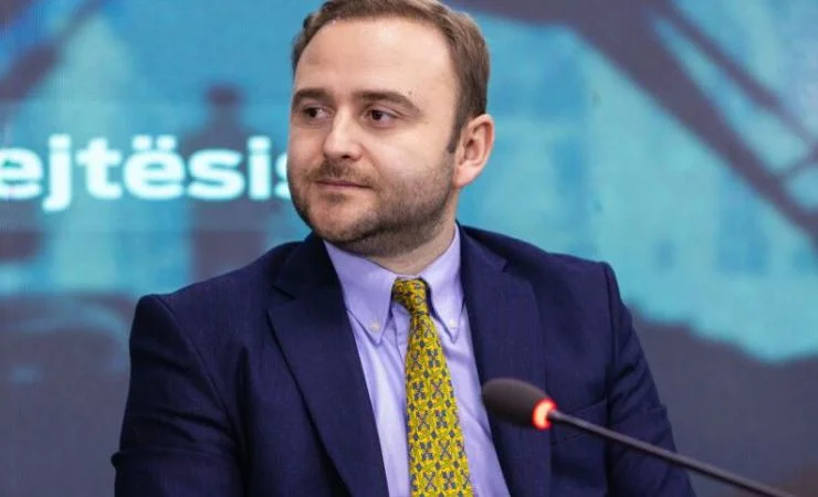 Prokuroria interviston dhe ndalon për 48 orë kryeinspektorin ilegal të Kurtit, Hekuran Nikçi