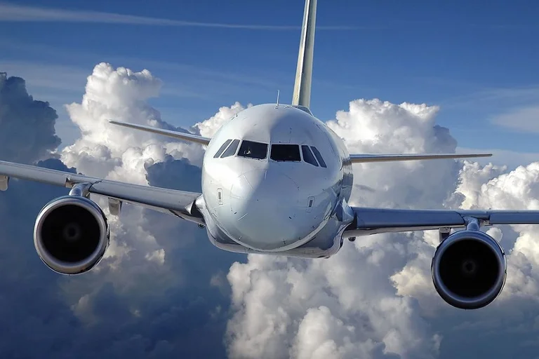 Grevat në dy aeroportet e mëdha në Gjermani, anulohen 80% e fluturimeve