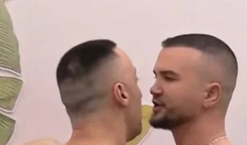 G Bunny avec la même chose, il s'implique dans un dur combat avec le nouveau résident.