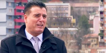 Bahtiri entrevista Periscope: En este momento nadie es más digno que Vjosa.