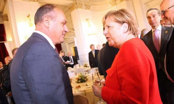 “Lajm i mirë për Kosovën dhe Evropën fitorja e CDU/CSU në Gjermani, thotë Hoxhaj