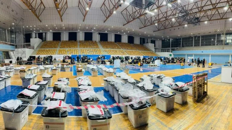 KQZ: Procesit të vlerësimit do t’i nënshtrohen edhe mbi 14 mijë pako me fletëvotime nga diaspora