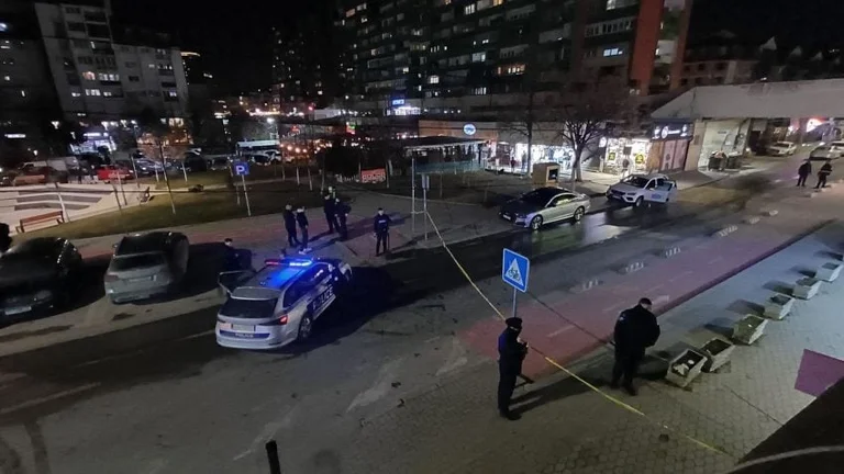 Plagosja me armë zjarri mbrëmë në Prishtinë, dy të dyshuarit ikën nga vendi i ngjarjes