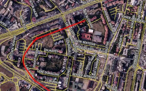 Questa strada unilaterale a Pristina da oggi sarà doppia