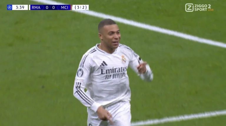 MAKEEEEE ! Fantastique est ce joueur, il marque super but vers Man City