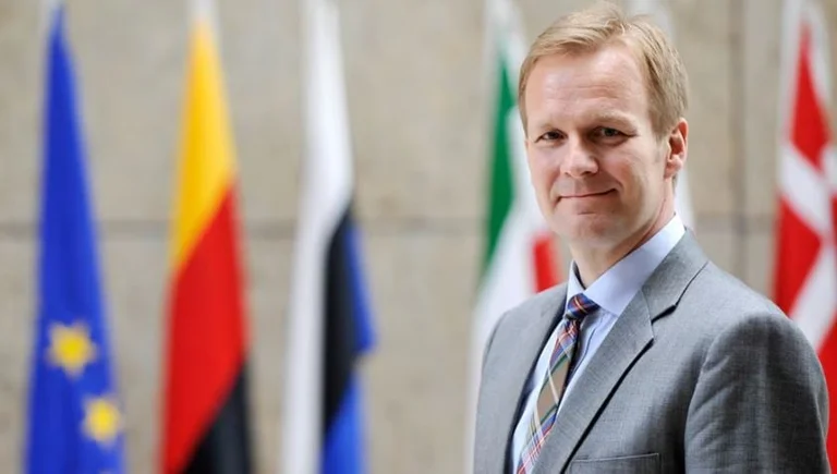 Sorensen bereitet Gründe für den fortgesetzten Kosovo-Serbien-Dialog bislang ohne Kontakt mit den Amerikanern vor