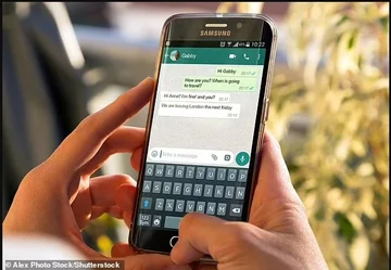 IT experts urge that you stop sending SMS text messages again