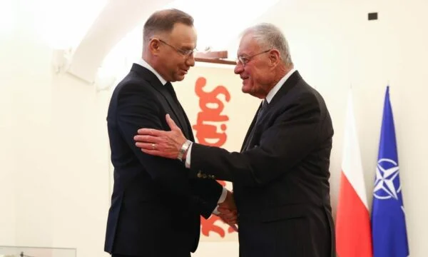 Polens Präsident nach dem Treffen mit Trumps Mann des Vertrauens, dass amerikanische Soldaten nicht aus Europa zurückziehen werden