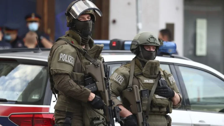 Attaque armée prévue à la gare, arrestation adolescent en Autriche
