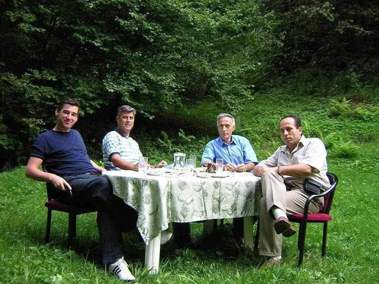 Il figlio di Jakup Krasniqi scrive per i leader KLA: Chi cerca di ammortarci solo rafforza la nostra unità