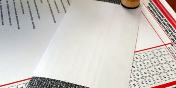 Über zweitausend von der Diaspora abgelehnte Papierhüllen