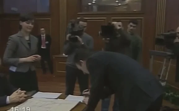 Limaj pubblica il video dalla firma della dichiarazione di indipendenza: il Kosovo merita una linea equa sulla strada euro-atlantica