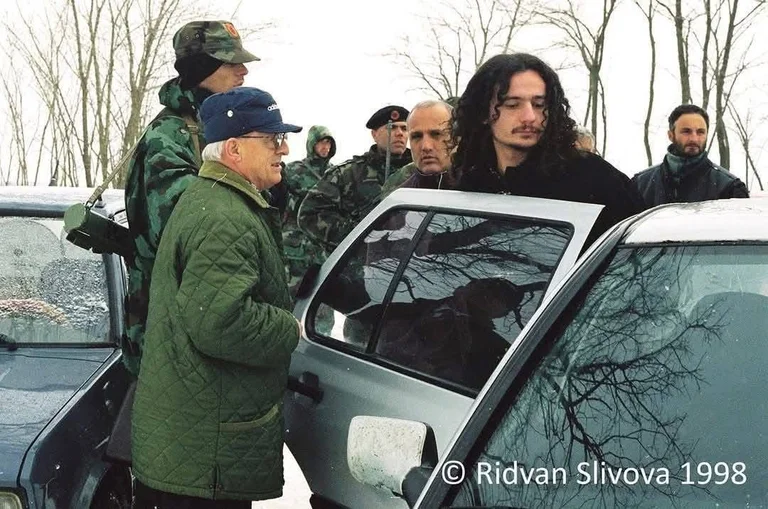 Mehmetaj für Kurt und Demach Foto: Es ging an dem Tag ab serbischer Inspektor Zoran Zbelic verhandelte mit der KLA