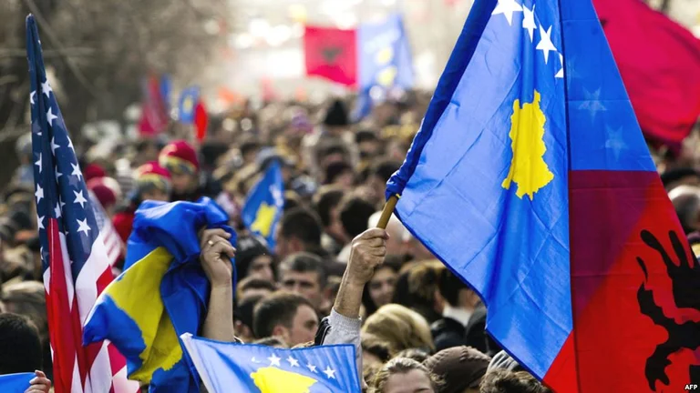 Was wird morgen für den 17. Jahrestag der Unabhängigkeit Kosovos geschehen?