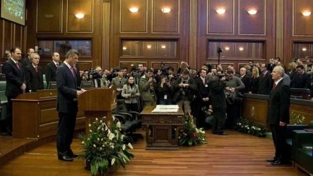Il momento in cui l'indipendenza del Kosovo è stata proclamata (VIDEO)