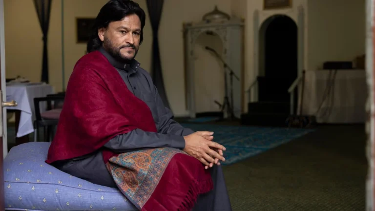 World's first declared Imam getötet