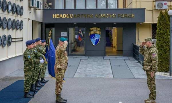 Bardoni hostet slowenische Streitkräfte Commander in Pristina über die Situation in der Region
