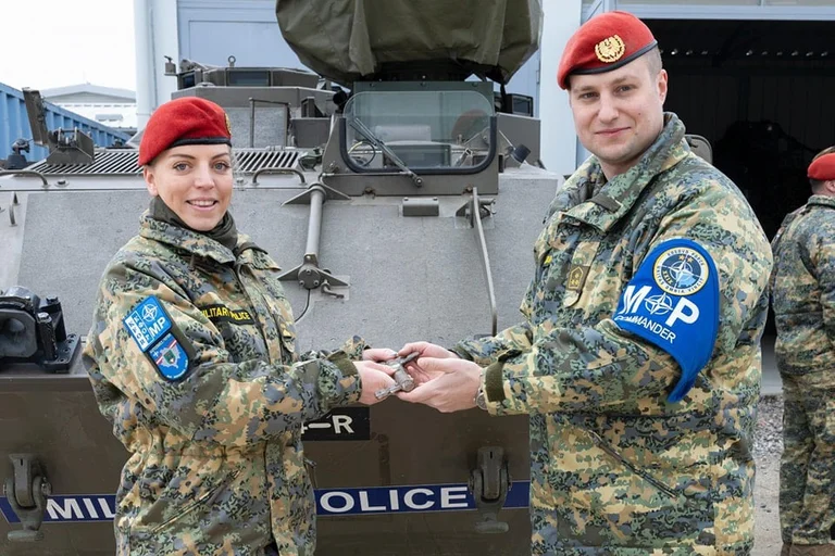KFOR multinationale Militär Polizeistation renoviert in Pristina