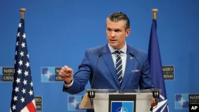 Segretario Hegseth: US Targets Soluzioni Diplomatiche per l'Ultima Pace in Ucraina