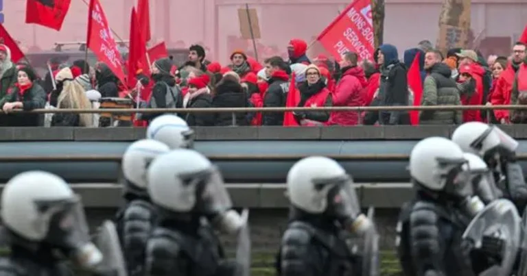 Massive Proteste in Belgien, Tausende von Bürgern unzufrieden mit Rentenreformen