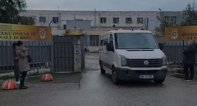 Edi Rama besucht heute Veliaj in Durres Haft
