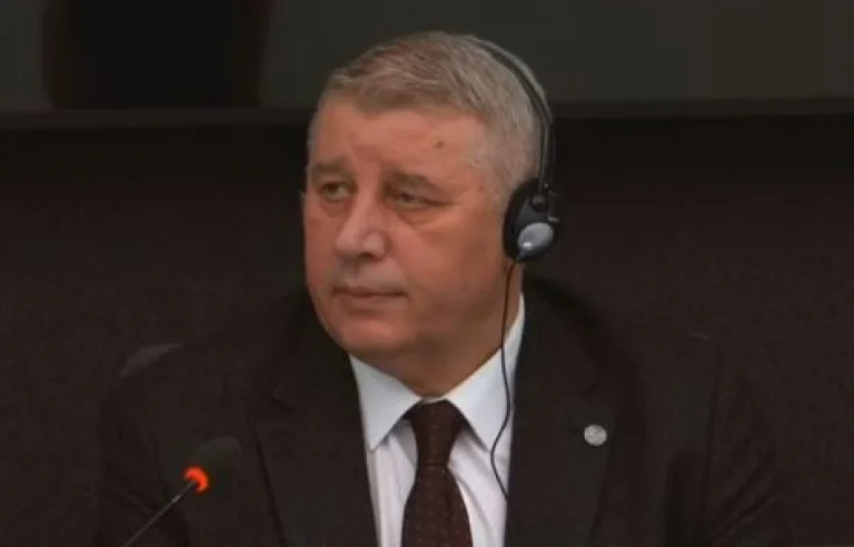 Selimi: Në takimet e Shtabit të Përgjithshëm nuk e kam parë Kadri Veselin