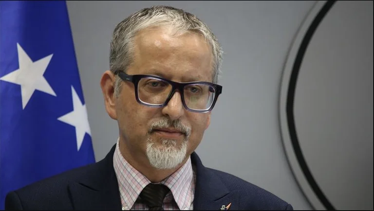 Ministri Vitia mbledh ekipin, priten masa të reja anti-COVID