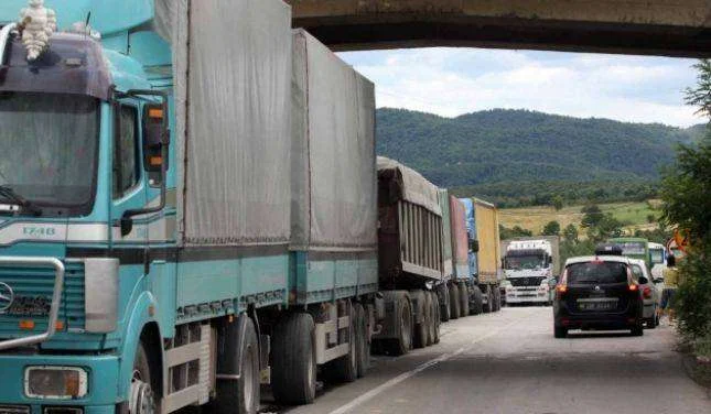 Dogana me njoftim të rëndësishëm për transportuesit dhe bizneset në Kosovë