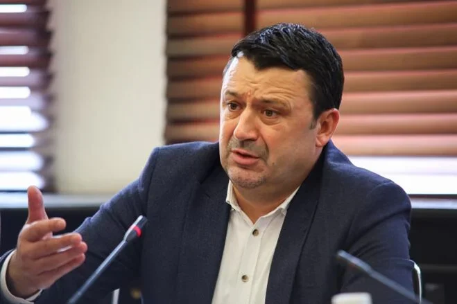 Hajdar Beqa: Në dy qendra të votimit në Gjakovë ka dyshim të bazuar se ka ndodhur “Treni Bullgar”
