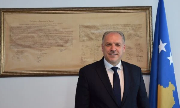 Arrestohet dhe ndalohet 48 orë ministri Fikrim Damka, dyshohet se ka sulmuar fizikisht dy persona