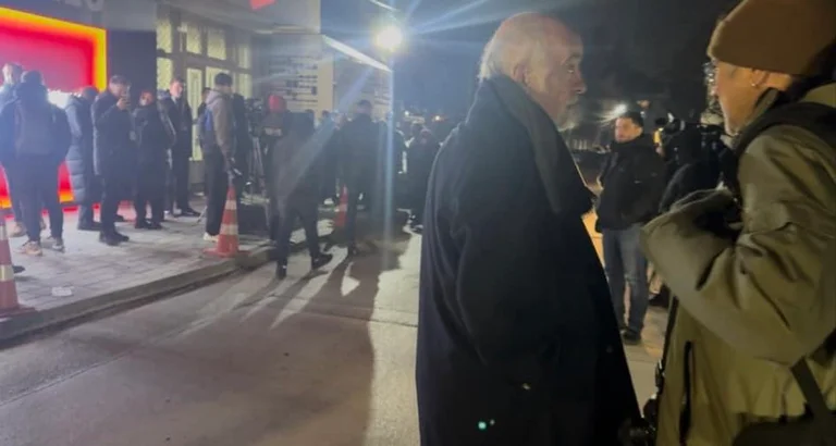 “Peshkaqeni” zbarkon te selia e VV`së