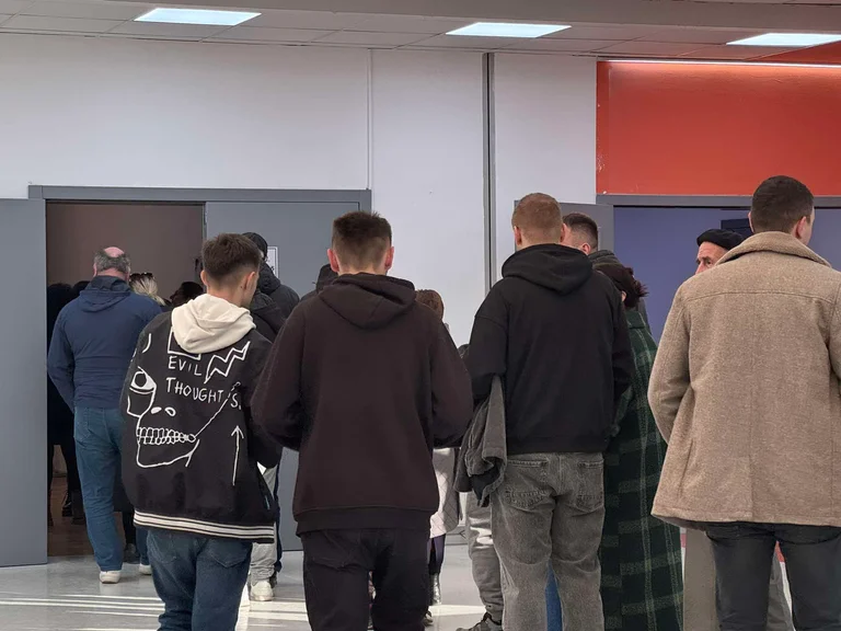 Rreth 500 vota me kusht në Prishtinë deri në ora 15:00