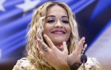 Rita Ora invite les Kosovars à voter dimanche !
