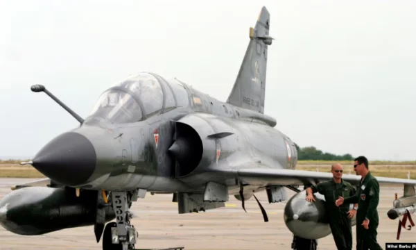 Ukraina i pranon avionët e parë luftarakë francezë, Mirage 2000