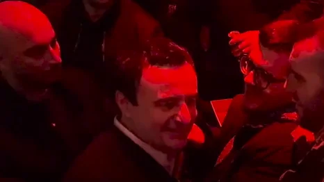 “Thirrni edhe ish-at…” – Kurti prej diskotekës u bën një thirrje të çuditshme të rinjve
