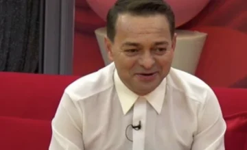 Chérie avec la déclaration, Clyde: J'étais amoureux d'Elvana Long