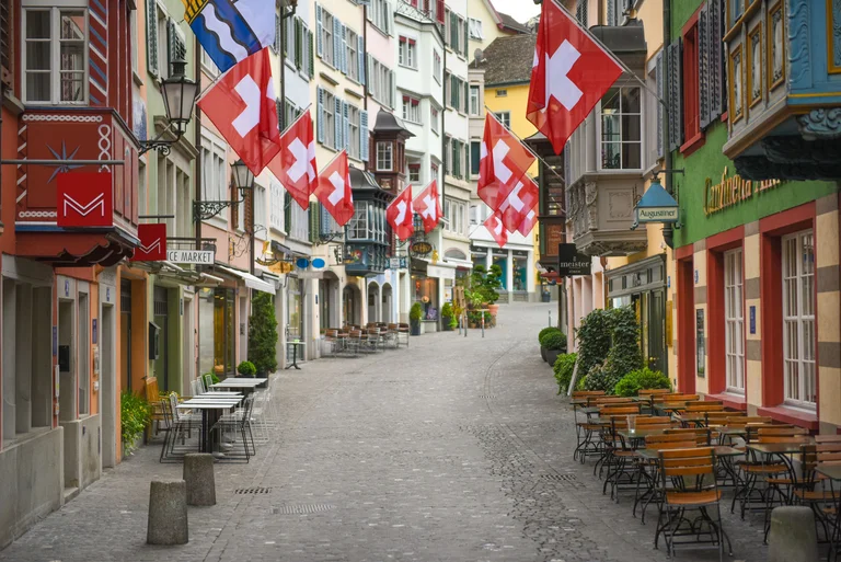 Billets gratuits pour voyager de Zurich à Pristina!
