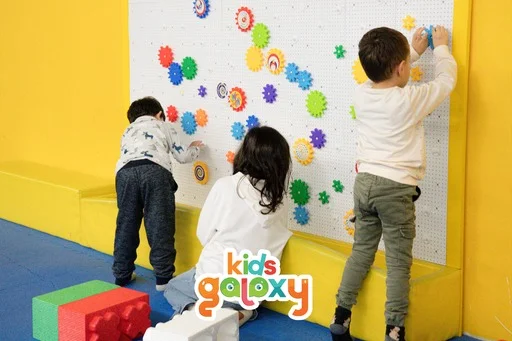 Entdecken Sie das Entertainment-Universum in Kids Galaxy!