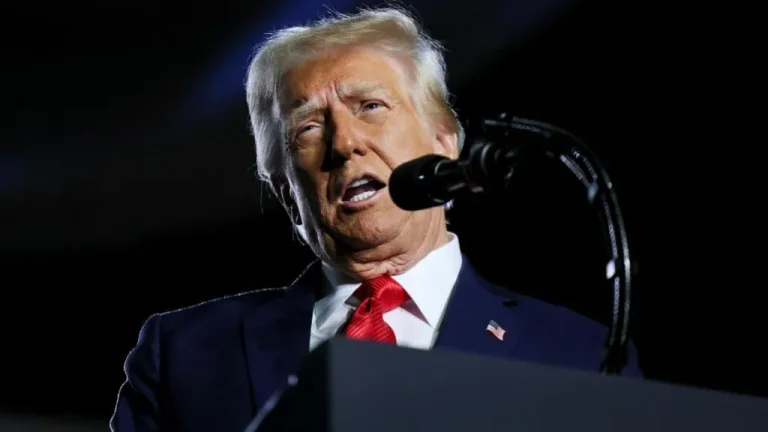 Trump makes decision, US suspends tariffs after Colombia accepted expulsion flights