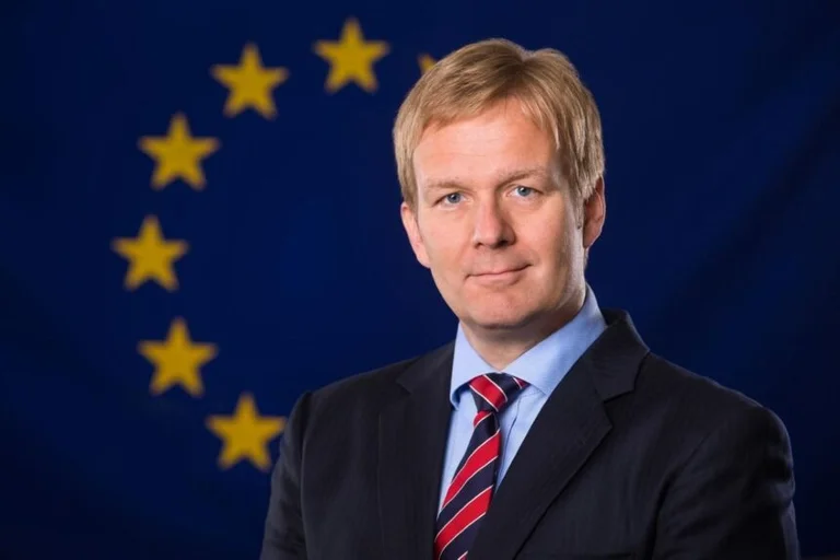 Sorenseni even formally elected as Lajcak's successor for dialogue