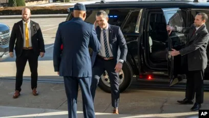 The first day in office of the Pentagon head warns profound changes