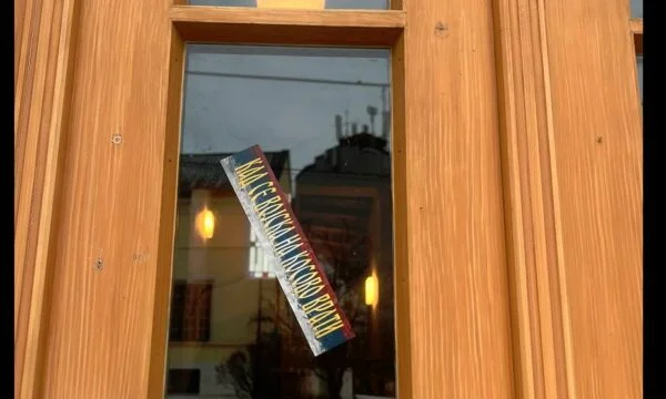 “menace directe”, l'ambassade du Kosovo en Norvège réagit après l'annonce d'un slogan nationaliste serbe