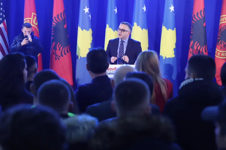 Tahiri: Questo governo, tranne che non ha costruito scuole e nidi, ha fallito a riparare i loro bagni